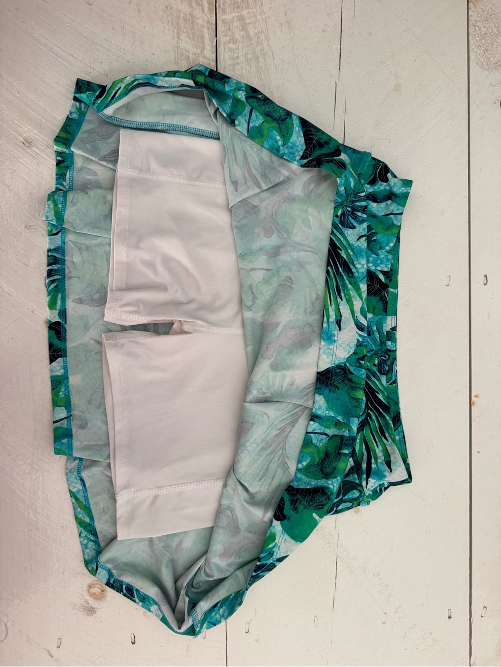 Tommy Bahama Golf Leaf-Print Skort- Teal & Green - Picture 2 of 4